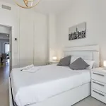 Appartamento Mila - Pool, Gym, Sauna, Terrace & Sea View