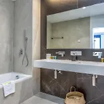 Appartamento Mila - Pool, Gym, Sauna, Terrace & Sea View *