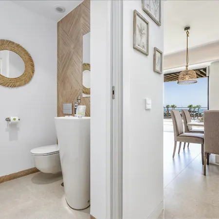 Mila - Pool, Gym, Sauna, Terrace & Sea View *
