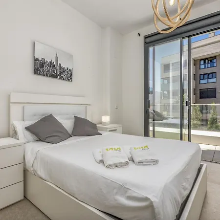 Apartamento Mila - Pool, Gym, Sauna, Terrace & Sea View *