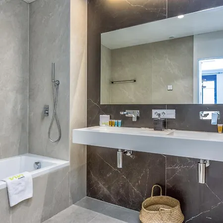 Apartamento Mila - Pool, Gym, Sauna, Terrace & Sea View *
