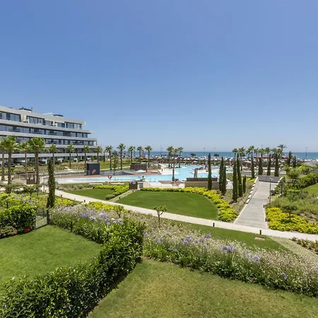 Apartamento Mila - Pool, Gym, Sauna, Terrace & Sea View *