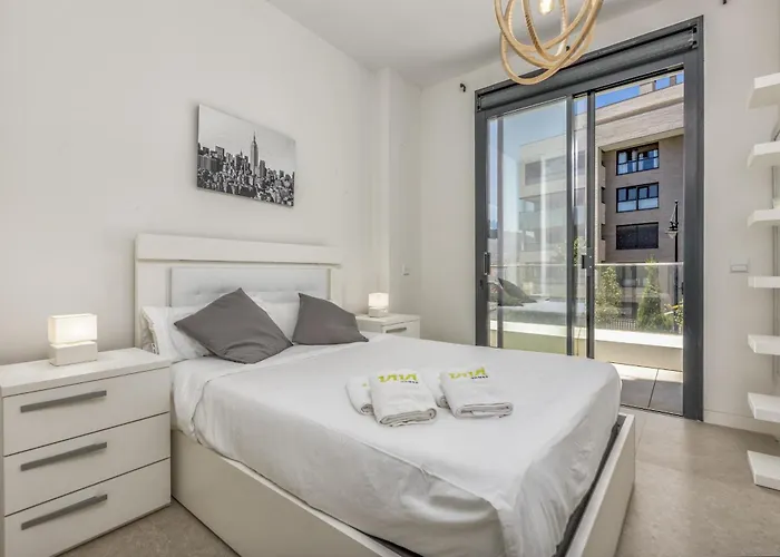 Apartment Mila - Pool, Gym, Sauna, Terrace & Sea View *